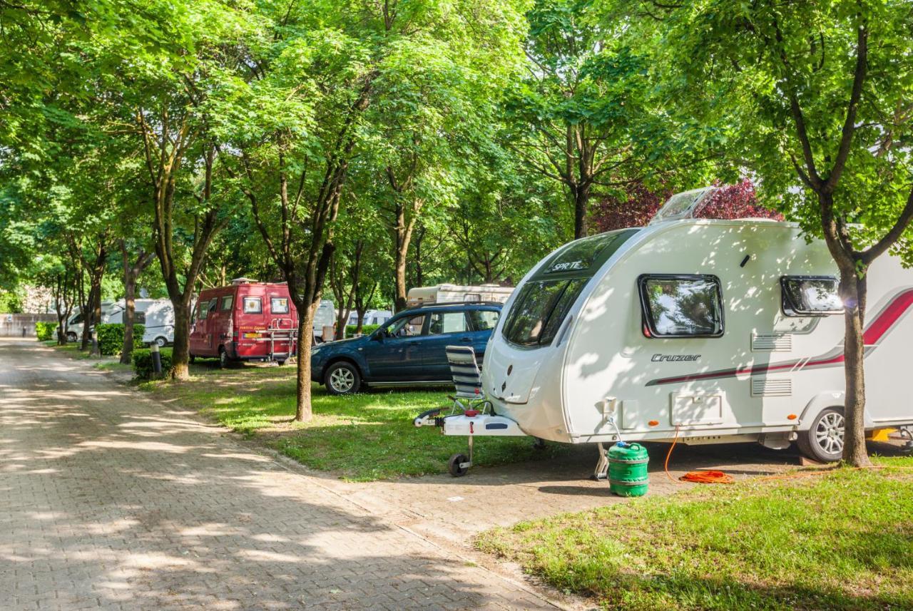 Camping Camping